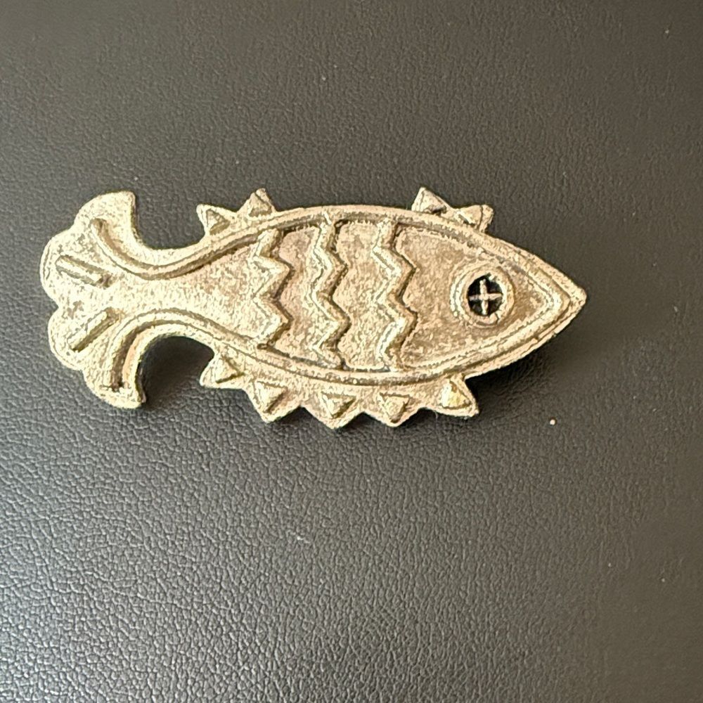 Pewter Vintage Figural Fish Brooch Pin.